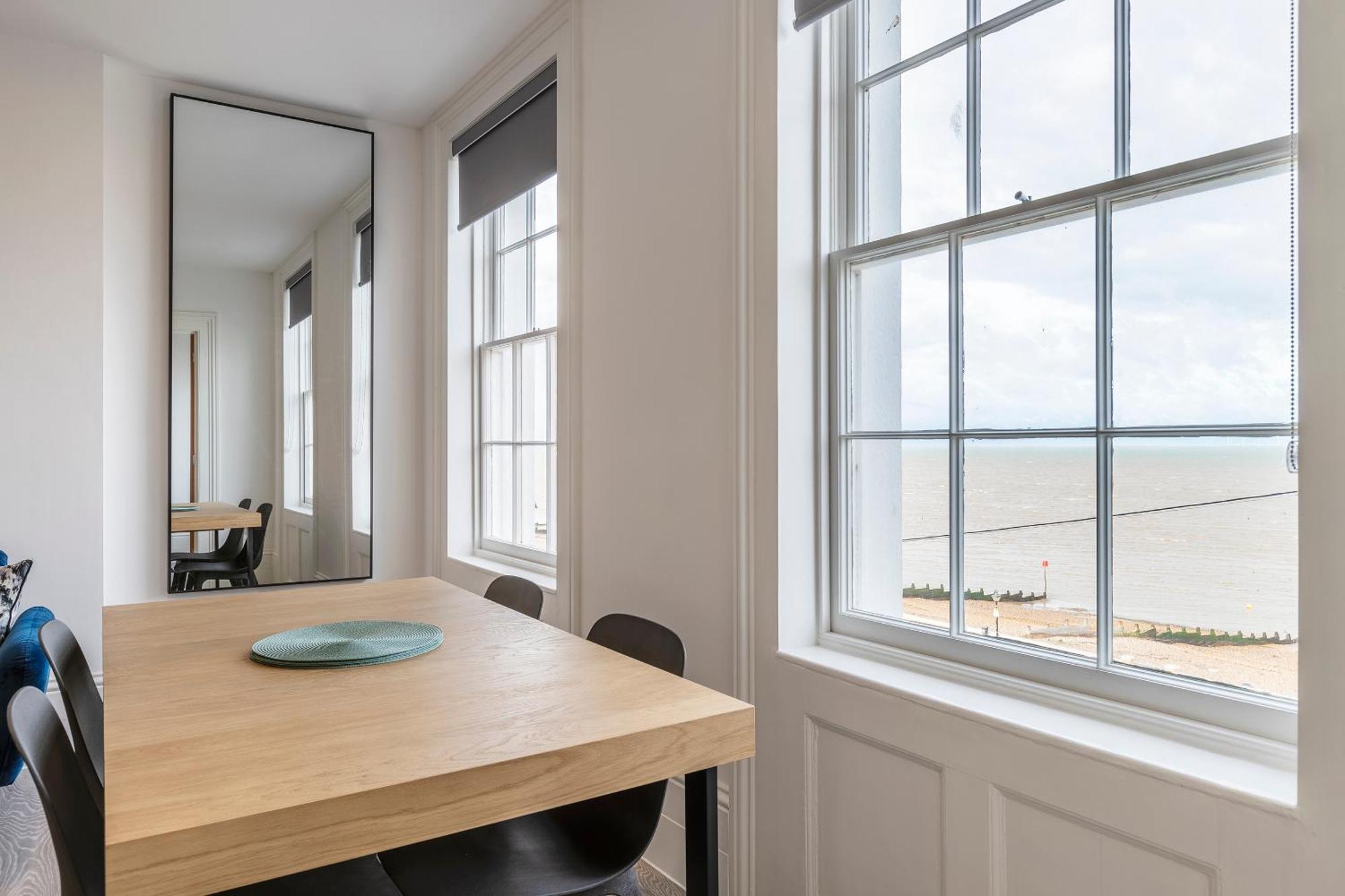 Seaside Bliss - Seafront Apartments Herne Bay Dış mekan fotoğraf